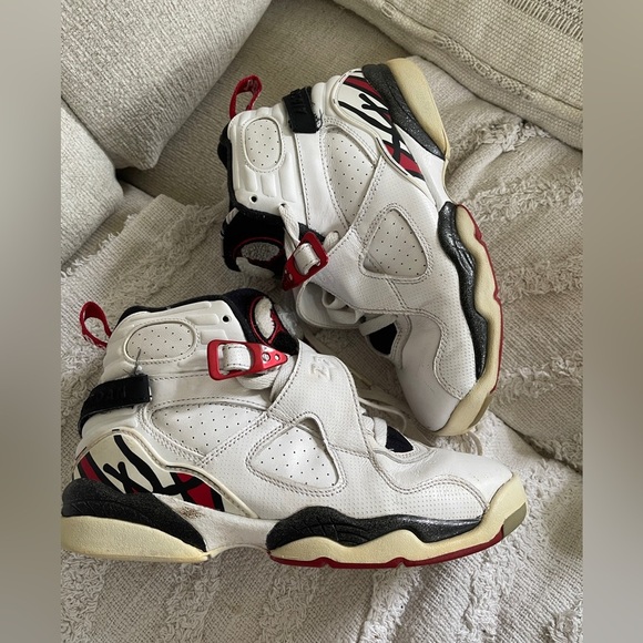 Youth retro Jordans - Picture 1 of 4